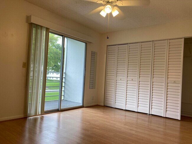 Building Photo - 353 Mansfield I