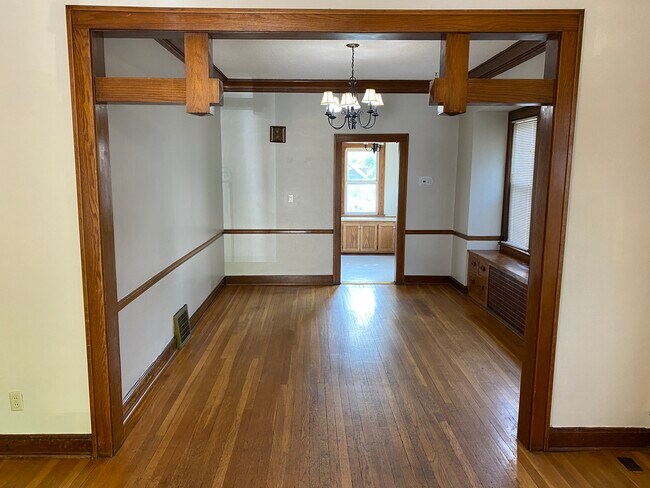 Dining room - 4441 Wyoming St