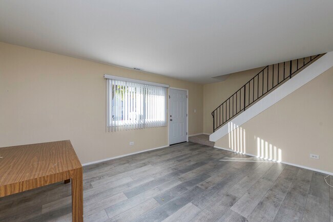 Building Photo - 2634 Woodview Ct