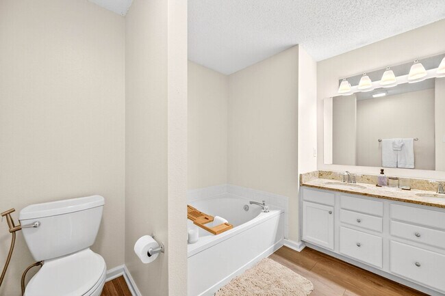 Foto del edificio - 12114 Brushfield Ln