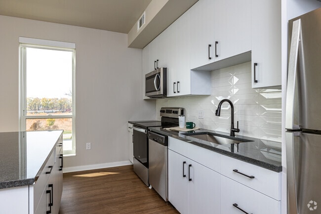 3BR, 2BA_Ford - 1348 SF - Darby at Briarcliff