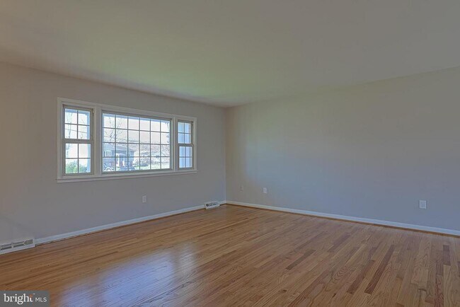 Building Photo - 3961 Dominion Dr