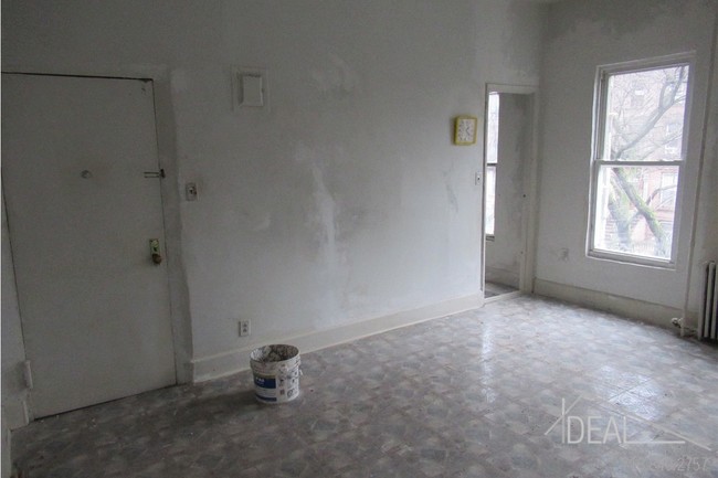 Building Photo - 189 Washington Avenue #3R