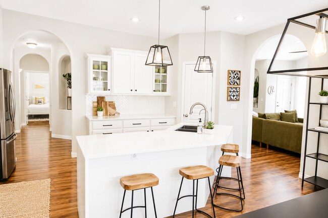 Foto del edificio - 4457 N Briarwood Ln