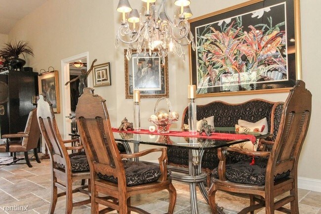 Foto del edificio - 3 br, 3 bath Condo - 135 Alta St Apt E