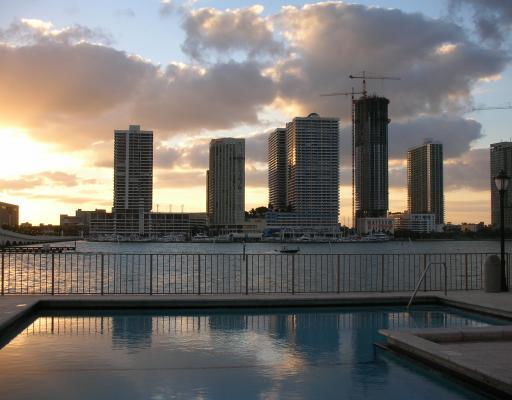 Foto del edificio - 801 N Venetian Dr