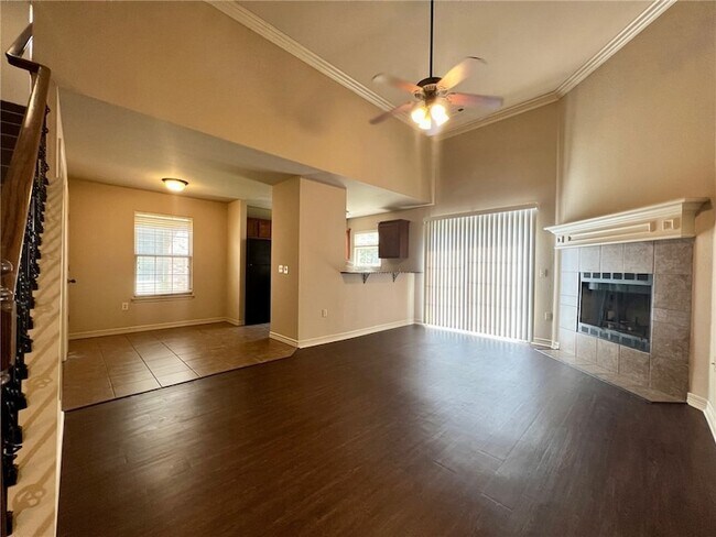 Foto del edificio - 1790 N Chestnut Ave