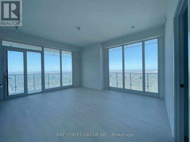 Building Photo - 3900-3900 Confederation Pkwy