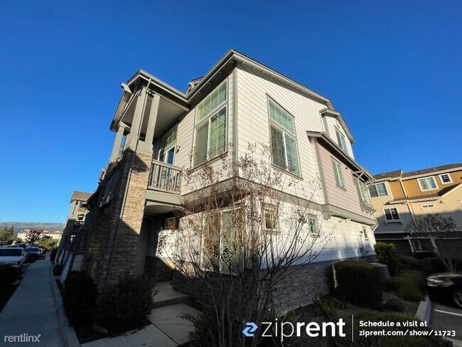 Foto del edificio - 3 br, 3 bath Townhome - 131 Sapphire Lane,...