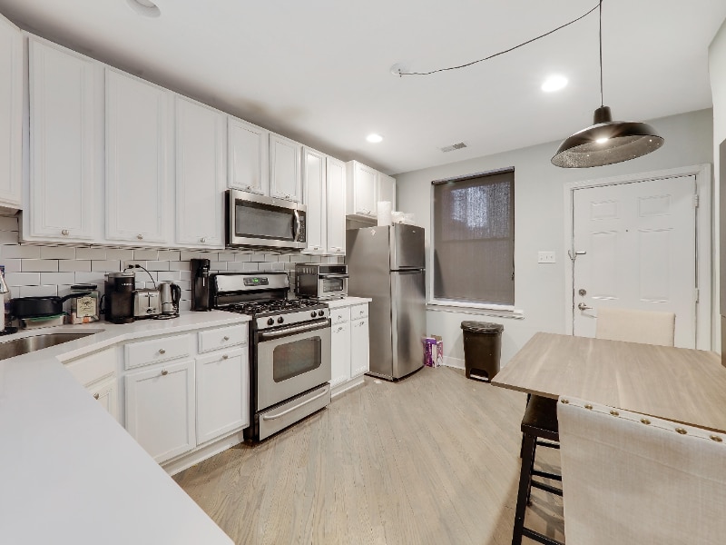 Photo - 2652 N Halsted St (Chicago, IL)