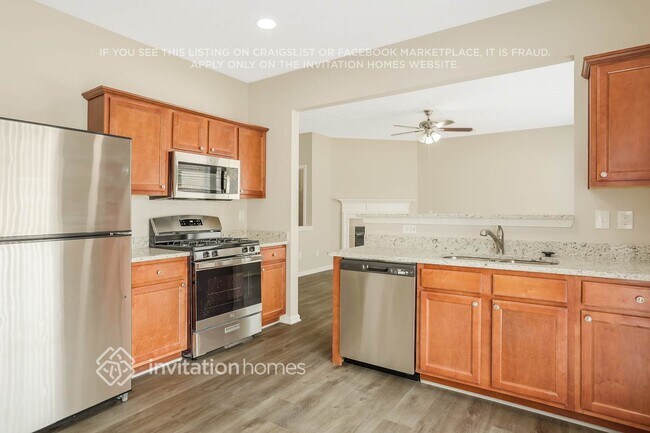 Foto del edificio - 76 Laurelton Cir