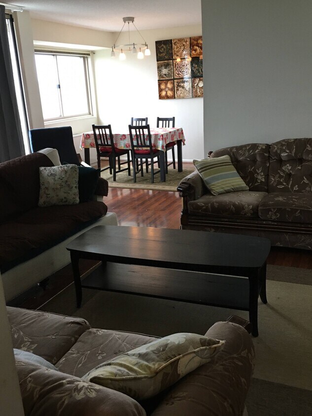 Foto principal - 2500 N Van Dorn St