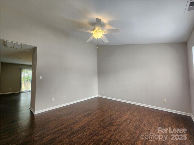 Foto del edificio - 4250 Barley St SW