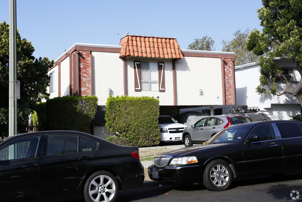 Building Photo - 3647 Vinton Ave
