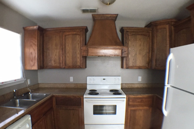 Building Photo - 1107 S Palm Dr