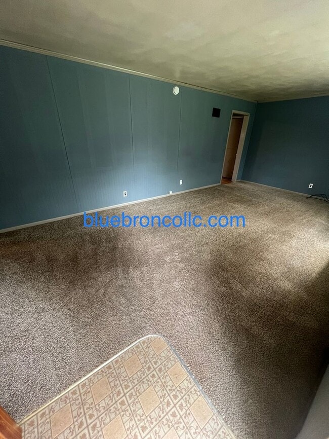 Building Photo - Great price for a cozy home, great access ...
