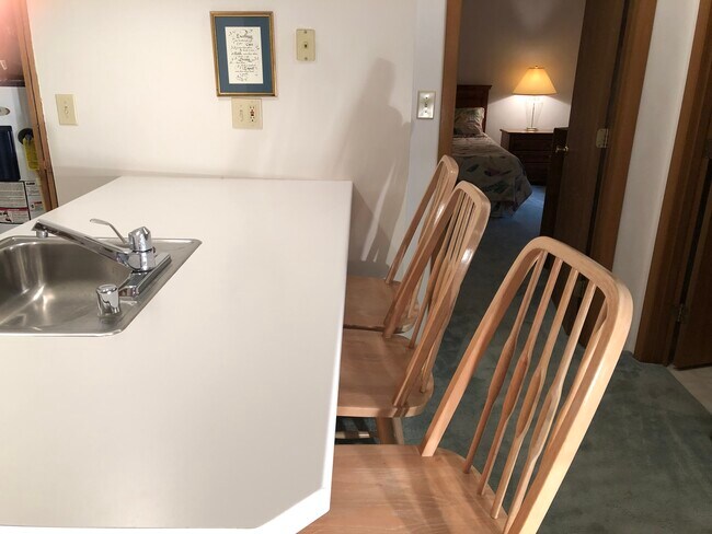 Breakfast bar of Kitchen - 8021 Meadowridge Dr