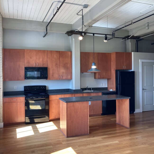 Kitchen View 2b/2b, 1067 sq ft - Walier Lofts