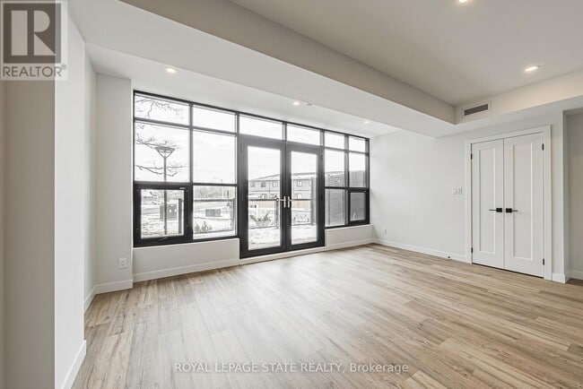 Building Photo - 555 Sanatorium Rd