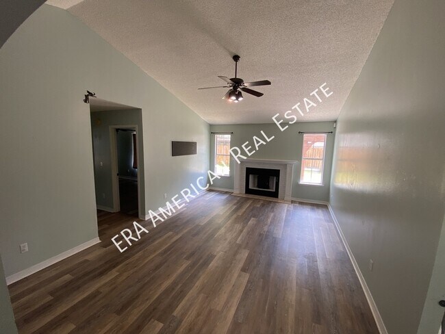 Foto del edificio - 192 Wright Cir