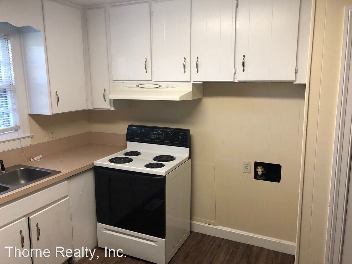 Building Photo - 3 br, 1.5 bath House - 4247 Westerly Court N