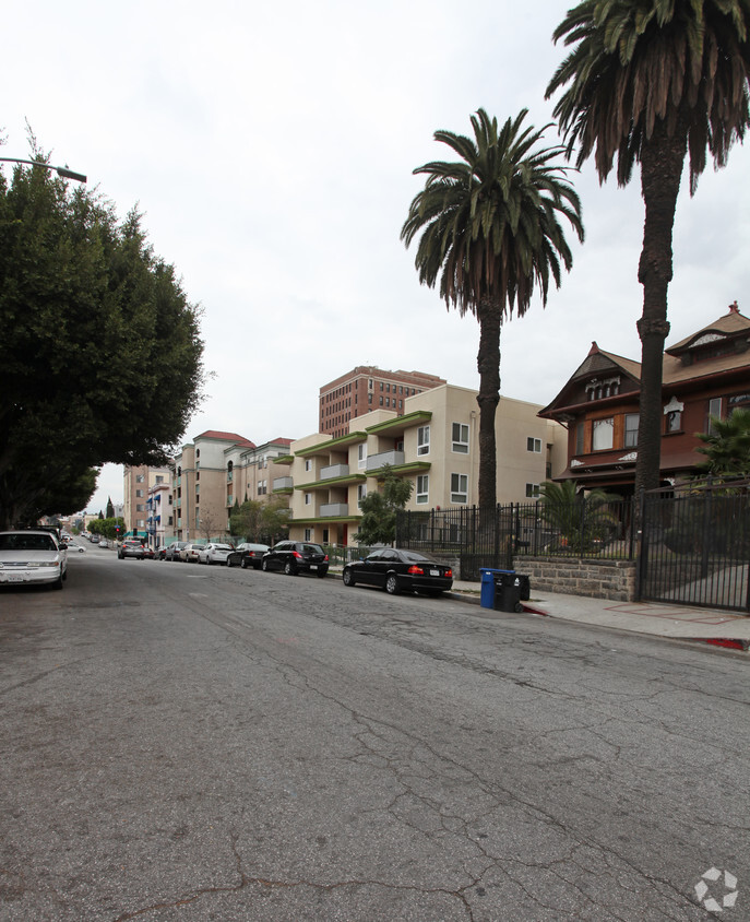 820 S Burlington, ¡alejado - Young Burlington