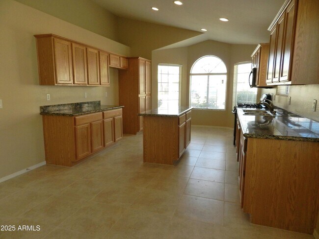 Building Photo - 13191 W Alvarado Cir