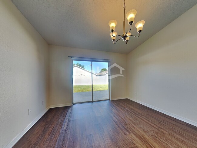 Foto del edificio - 914 Stallion Way