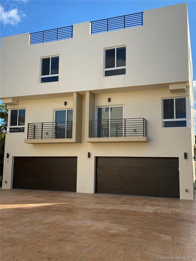 Foto del edificio - 312 E 6th St