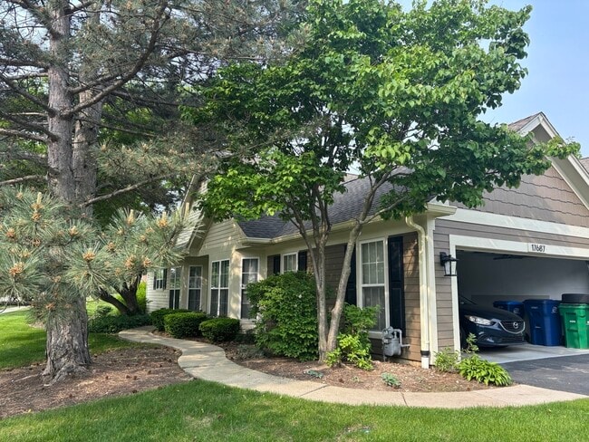 Building Photo - 17687 W Running Creek Ct