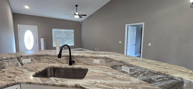 Building Photo - 643 Marion Oaks Trail