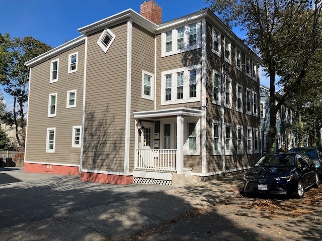 Building Photo - 7 Andrew St