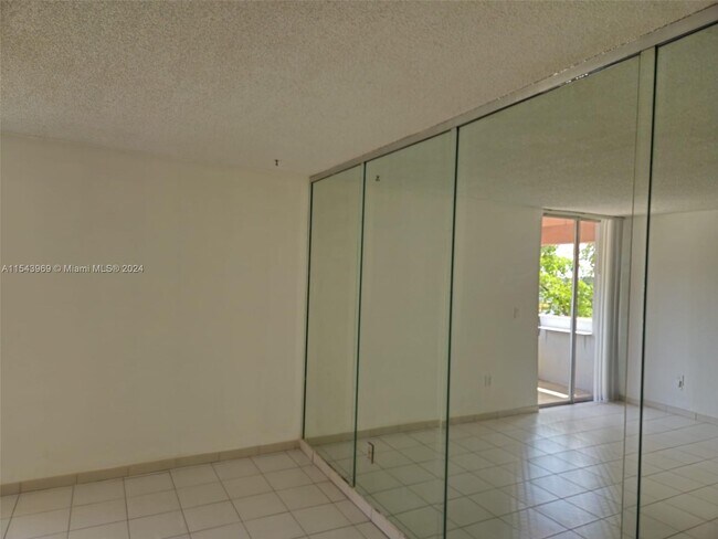 Foto del edificio - 5050 NW 7th St