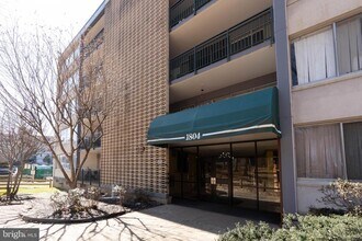 Building Photo - 1804 Metzerott Rd