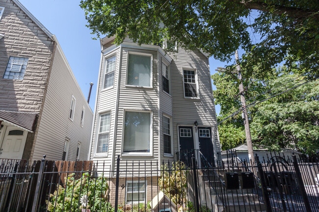 Building Photo - 2742 N Lawndale Ave