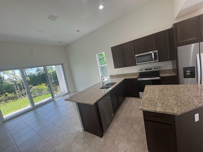 Building Photo - 16494 Helix Ct