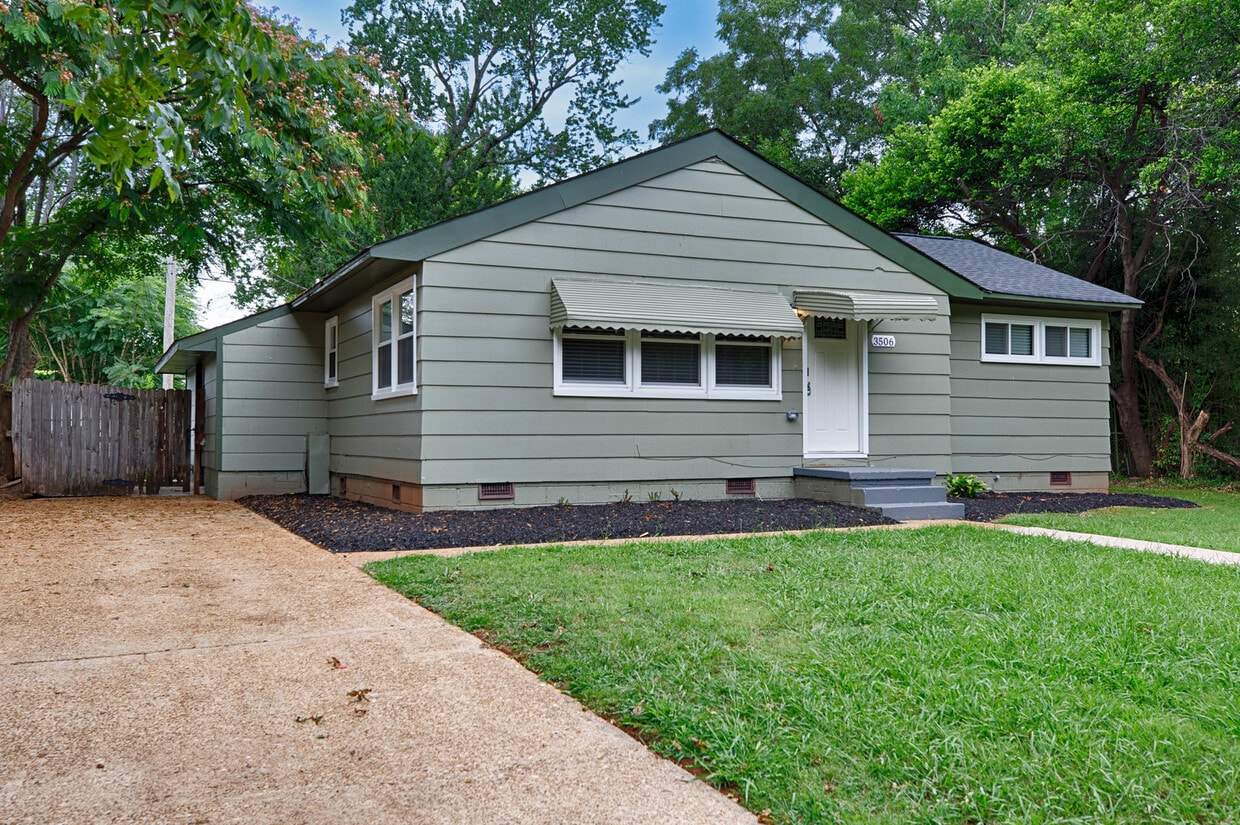 Foto principal - 3506 Oleander Rd SW