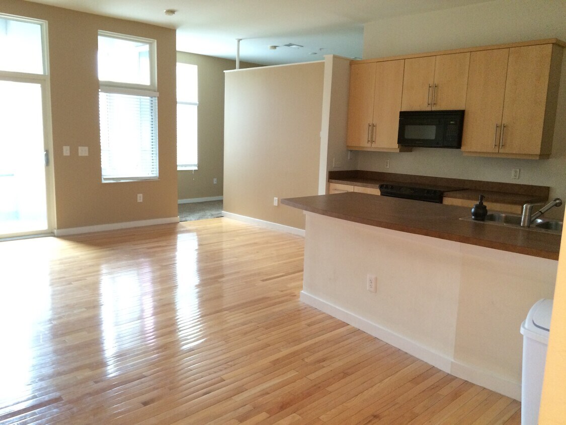 1150 Vine St Unit 24, Cincinnati, OH 45202 Condo for Rent in