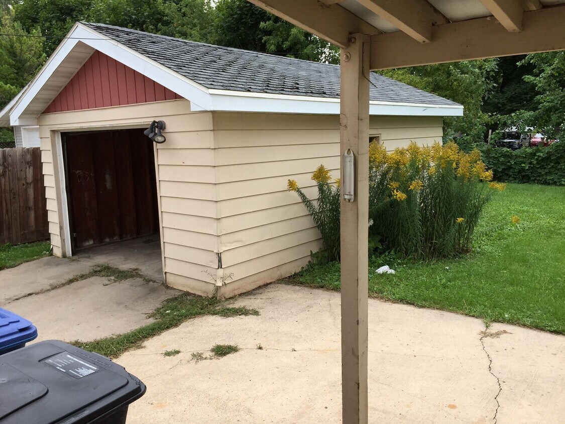 Foto principal - 751 Vine Ave