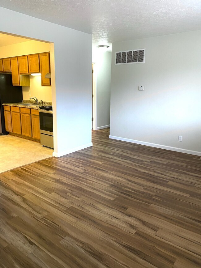Building Photo - 608 Patty Drive