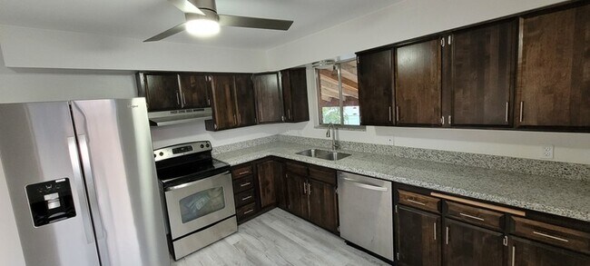Building Photo - 230 S Cherry Hill Dr