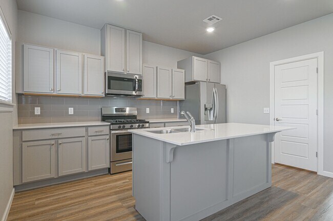 Foto del edificio - 13505 Bluejacket Dr