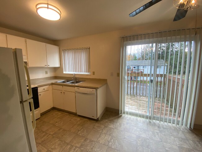 Foto del edificio - 1700 Blankenship Rd