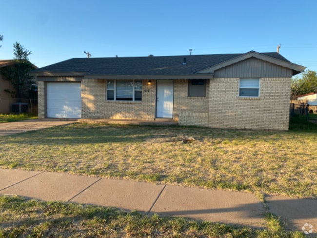 Building Photo - 309 Circle Dr