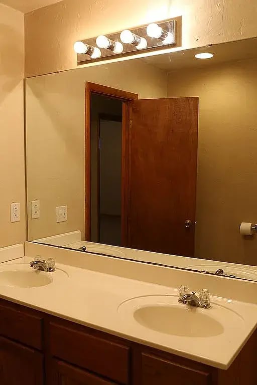 Double sink in bathroom - 801 S Hester St