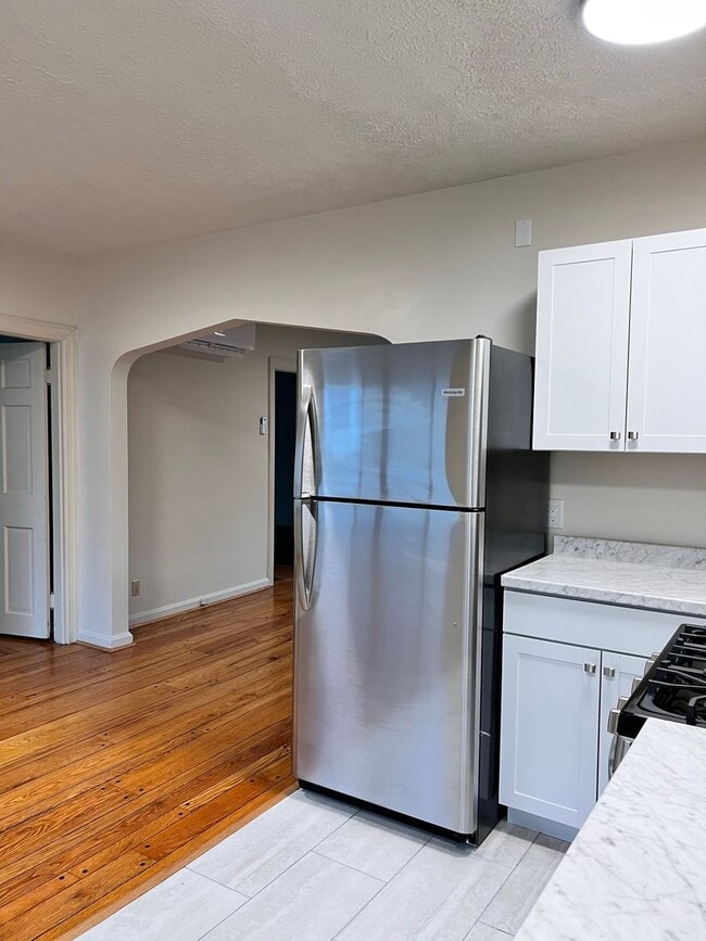 Building Photo - 2923 Victoria Ave