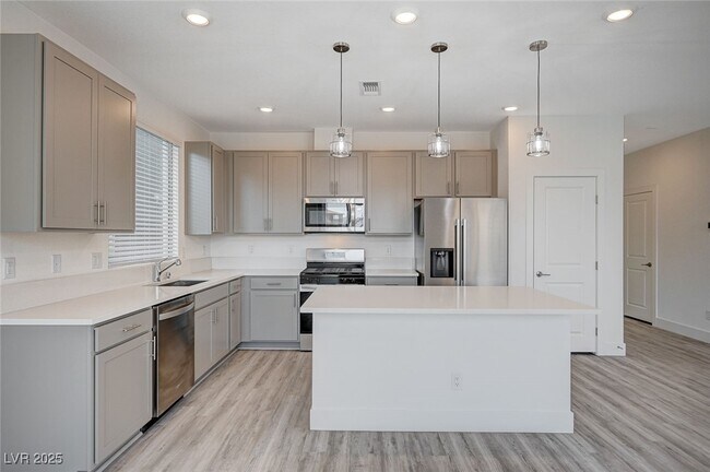 Foto del edificio - 5733 Avondale Rise Wy