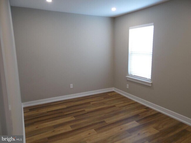 Foto del edificio - 155 Channing Ave