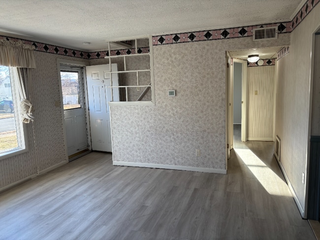 Foto del edificio - 2030 Eastman Ave