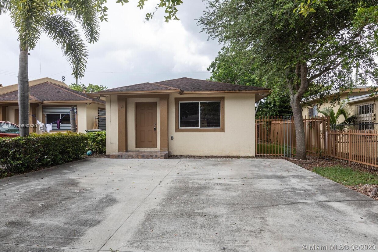 113 NW 4th Ave, Homestead, FL 33030 Room for Rent in Homestead, FL